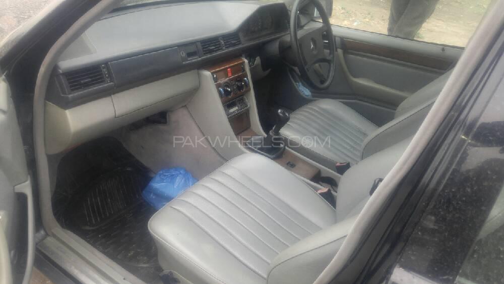 Mercedes Benz E Class 1990 for Sale in Lahore Mercedes Benz E Class 1990 for Sale in Lahore Image-6