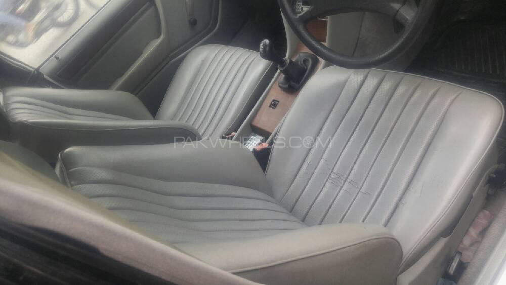 Mercedes Benz E Class 1990 for Sale in Lahore Mercedes Benz E Class 1990 for Sale in Lahore Image-10