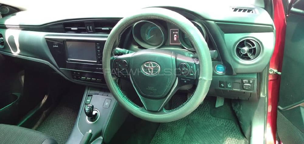 Toyota Auris 2016 for Sale in Lahore Image-1