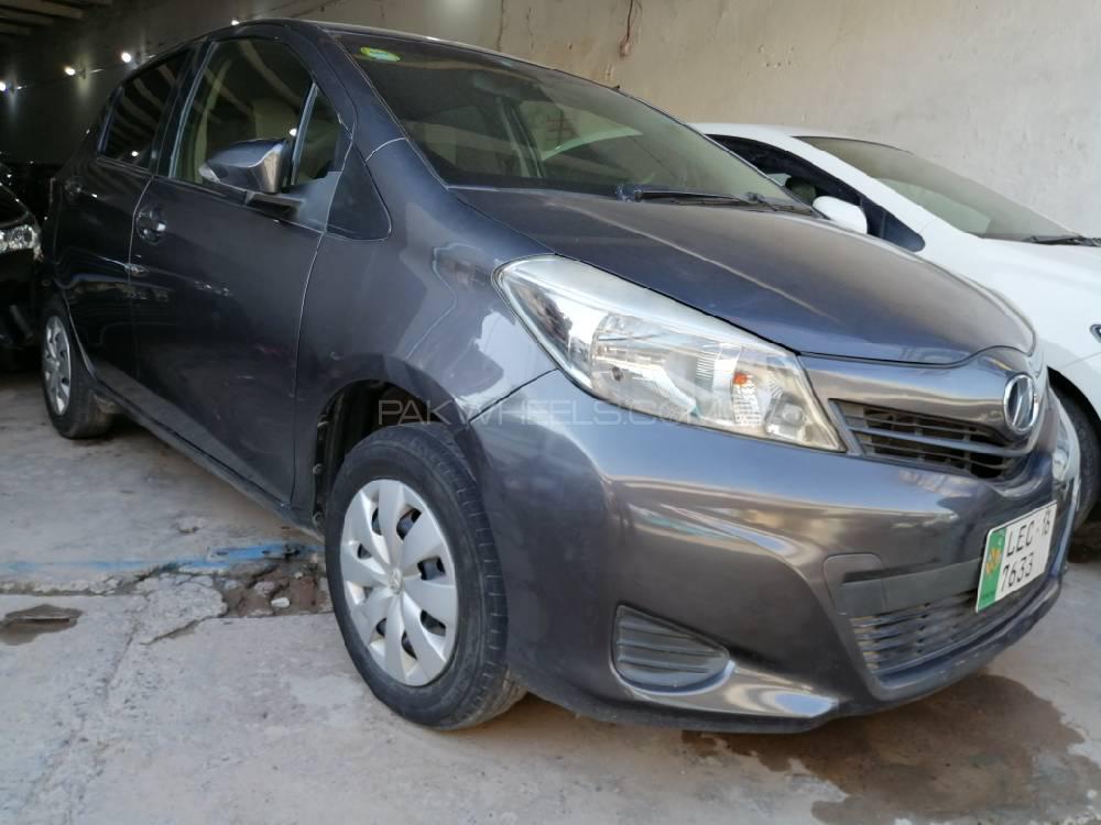 Toyota Vitz 2012 for Sale in Sialkot Image-1
