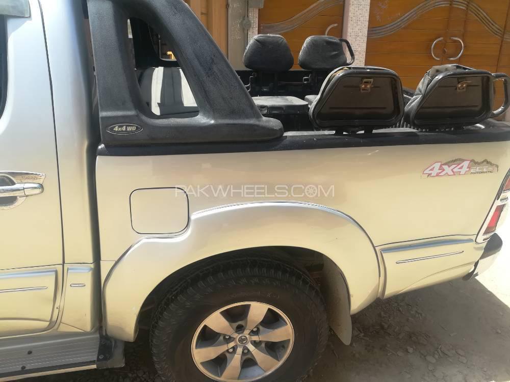 Toyota Hilux 2005 for Sale in Karachi Toyota Hilux 2005 for Sale in Karachi Image-8