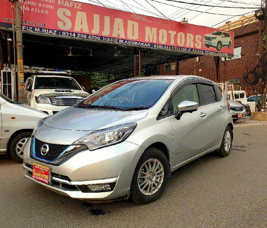 Nissan Note 2017 for Sale in Lahore Image-1