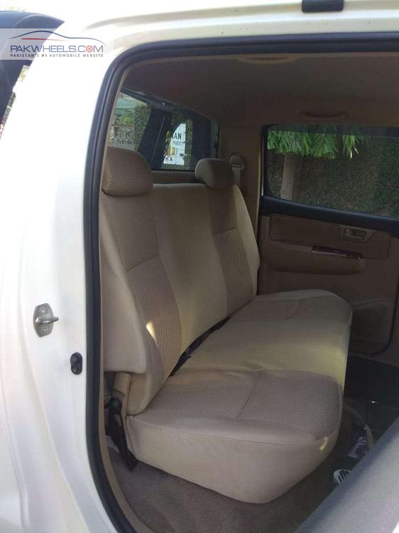 Toyota Hilux 2014 for Sale in Lahore Toyota Hilux 2014 for Sale in Lahore Image-14
