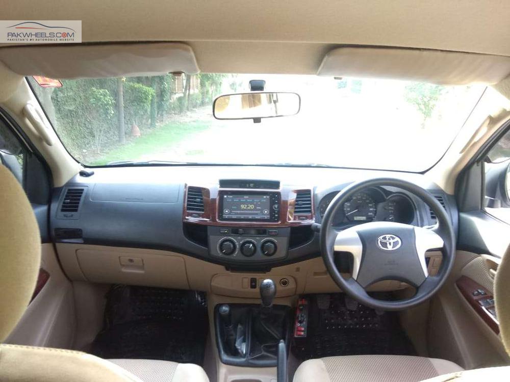 Toyota Hilux 2014 for Sale in Lahore Toyota Hilux 2014 for Sale in Lahore Image-7