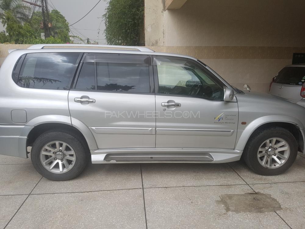 Suzuki Escudo 2005 for Sale in Lahore Image-1