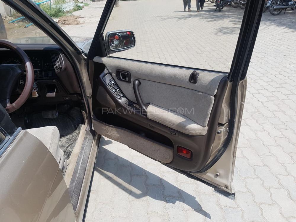 ٹویوٹا کراؤن 1993 for Sale in لاہور ٹویوٹا کراؤن 1993 for Sale in لاہور Image-11