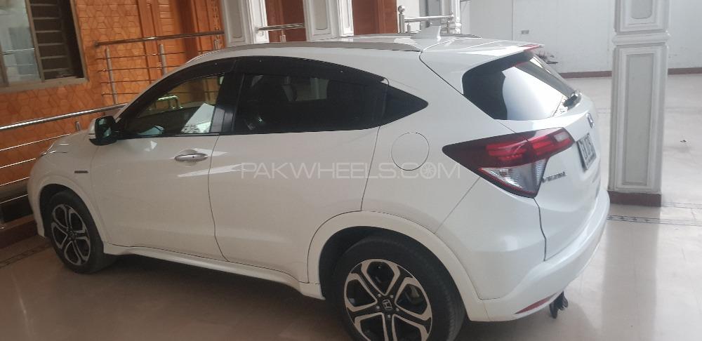 Honda Vezel 2015 for Sale in Peshawar Honda Vezel 2015 for Sale in Peshawar Image-7