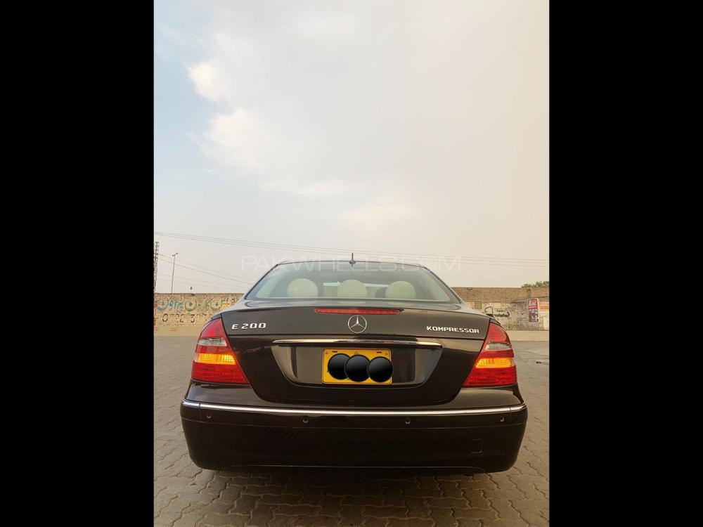Mercedes Benz E Class 2005 for Sale in Lahore Mercedes Benz E Class 2005 for Sale in Lahore Image-16