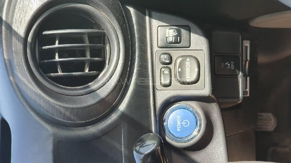 Toyota Aqua 2012 for Sale in Lahore Toyota Aqua 2012 for Sale in Lahore Image-10