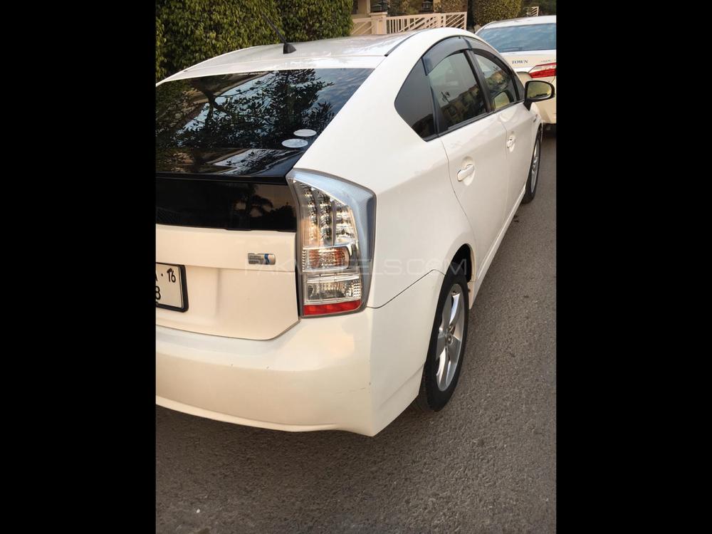 Toyota Prius 2011 for Sale in Lahore Toyota Prius 2011 for Sale in Lahore Image-5