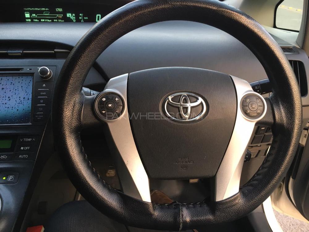 Toyota Prius 2011 for Sale in Lahore Toyota Prius 2011 for Sale in Lahore Image-7
