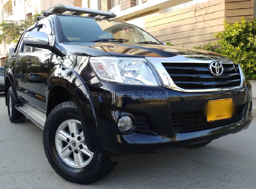 Toyota Hilux 2012 for Sale in Karachi Toyota Hilux 2012 for Sale in Karachi Image-3