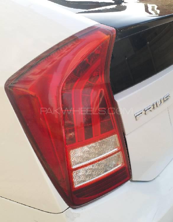 Toyota Prius 2011 for Sale in Lahore Toyota Prius 2011 for Sale in Lahore Image-12