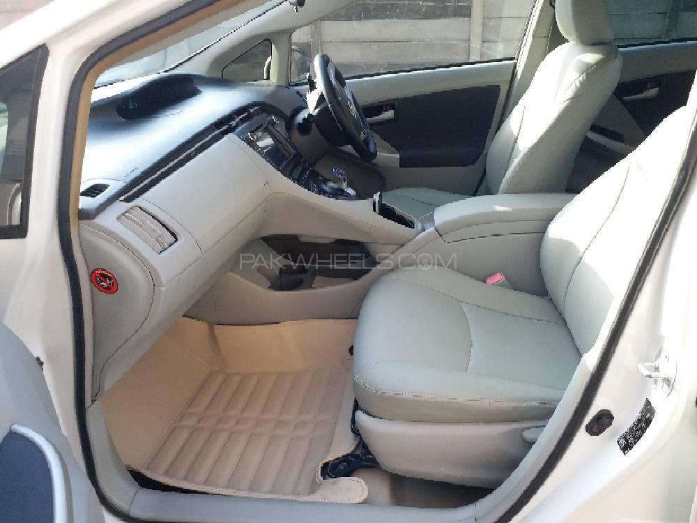 Toyota Prius 2011 for Sale in Lahore Toyota Prius 2011 for Sale in Lahore Image-18