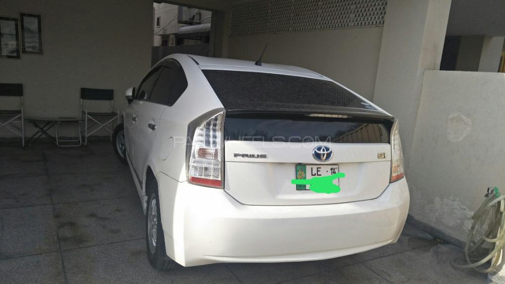 Toyota Prius 2010 for Sale in Lahore Toyota Prius 2010 for Sale in Lahore Image-2