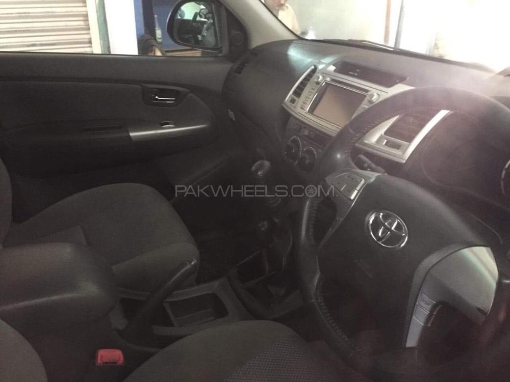 Toyota Hilux 2012 for Sale in Gujrat Image-1