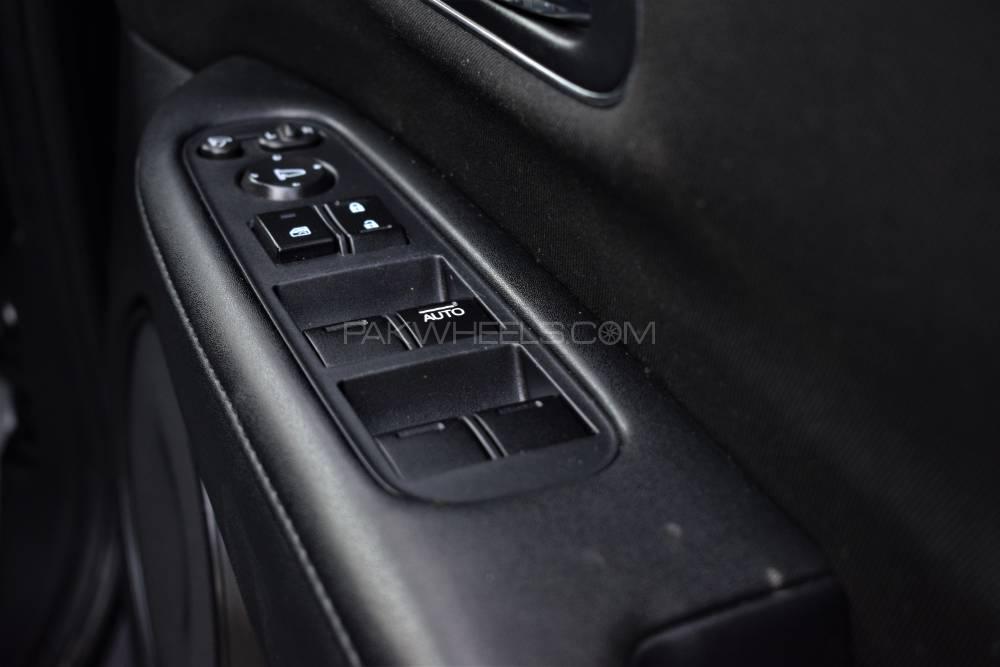 Honda Vezel 2013 for Sale in Islamabad Honda Vezel 2013 for Sale in Islamabad Image-17