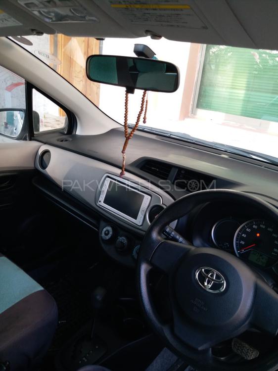 Toyota Vitz 2013 for Sale in Abbottabad Image-1