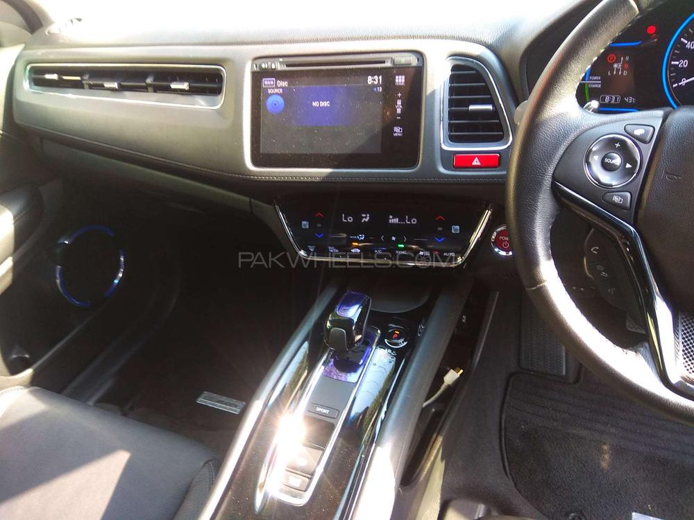 Honda Vezel 2014 for Sale in Lahore Honda Vezel 2014 for Sale in Lahore Image-5