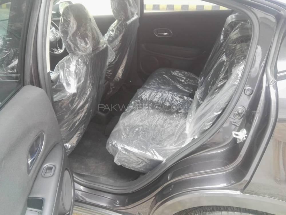 Honda Vezel 2013 for Sale in Lahore Honda Vezel 2013 for Sale in Lahore Image-13
