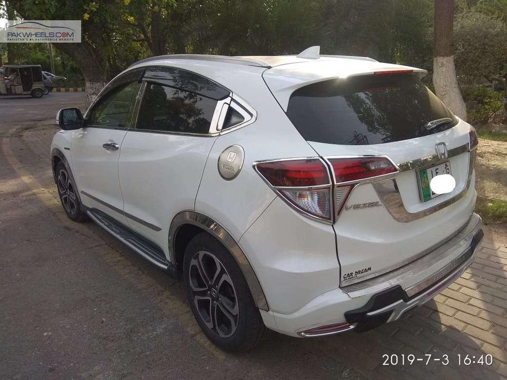 Honda Vezel 2015 for Sale in Lahore Honda Vezel 2015 for Sale in Lahore Image-5