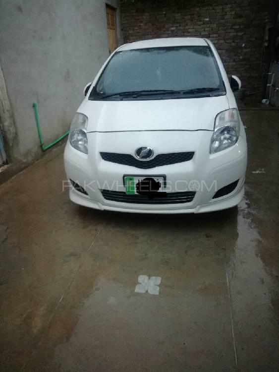 Toyota Vitz 2005 for Sale in D.G.Khan Image-1