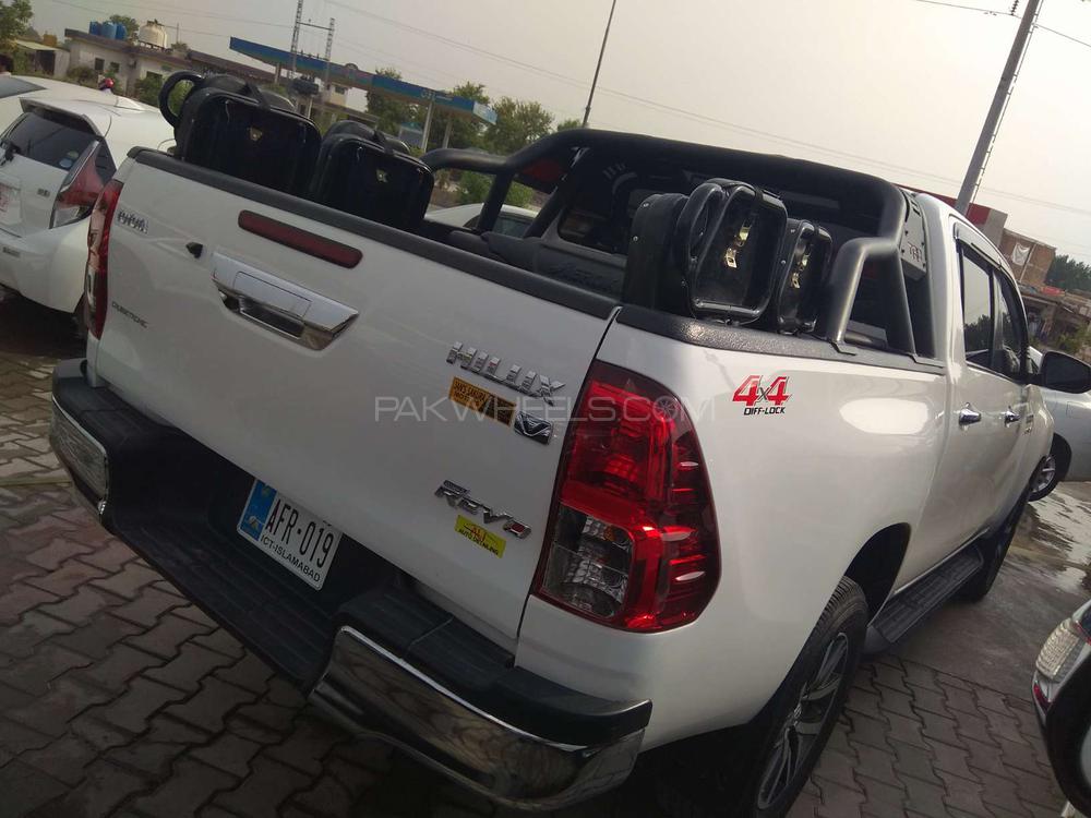 Toyota Hilux 2017 for Sale in Peshawar Toyota Hilux 2017 for Sale in Peshawar Image-3