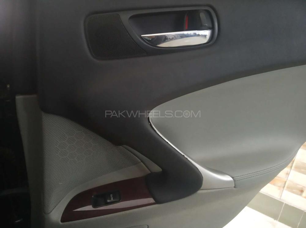 Lexus IS 2005 for Sale in Karachi Lexus IS 2005 for Sale in Karachi Image-15