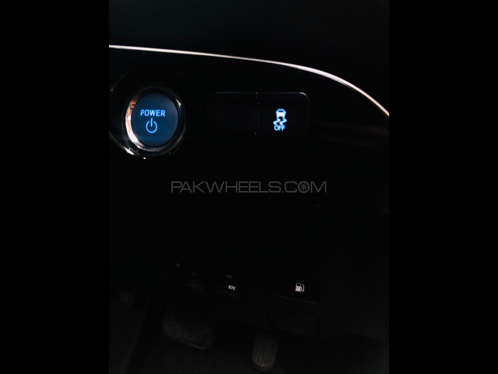 Toyota Prius 2016 for Sale in Lahore Toyota Prius 2016 for Sale in Lahore Image-14