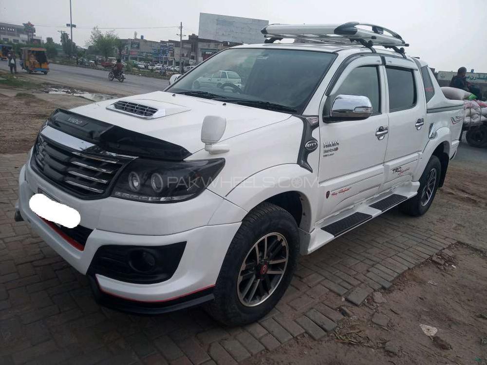 Toyota Hilux 2013 for Sale in Gujranwala Toyota Hilux 2013 for Sale in Gujranwala Image-2