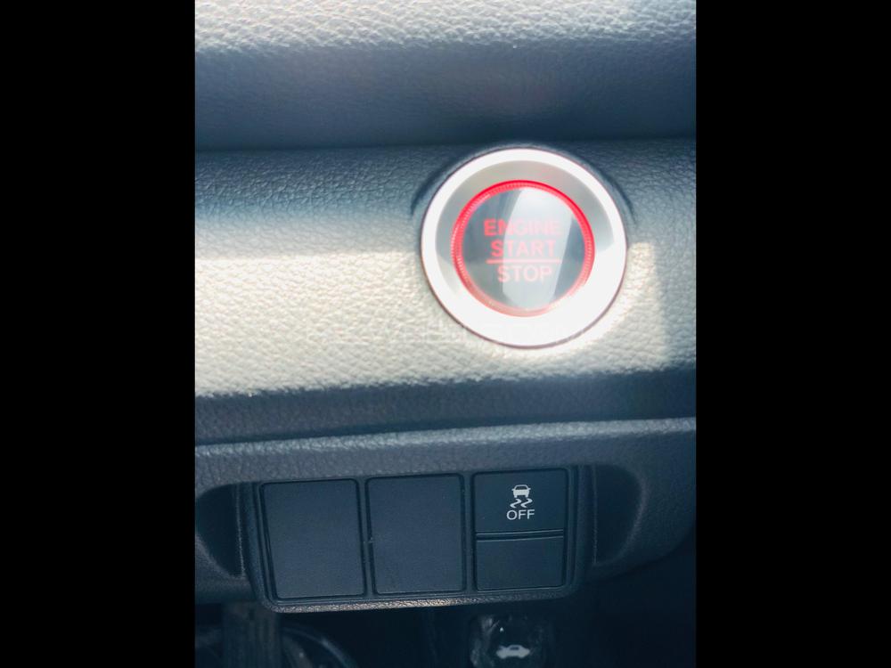 Honda Civic 2018 for Sale in Multan Honda Civic 2018 for Sale in Multan Image-11