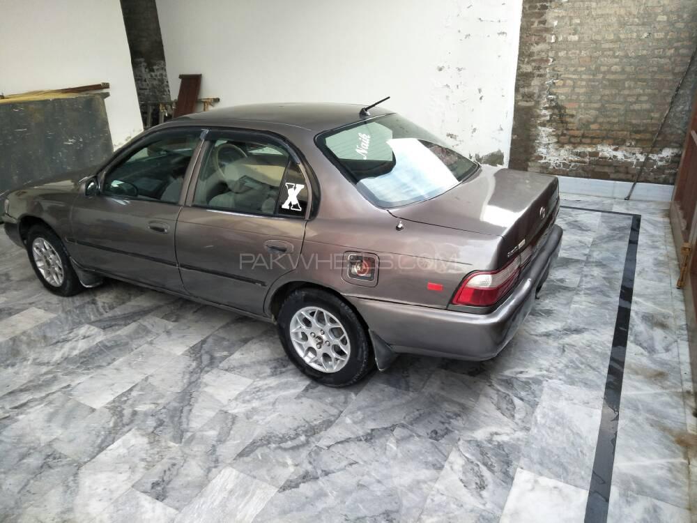 Toyota Corolla 2001 for Sale in Dera ismail khan Image-1