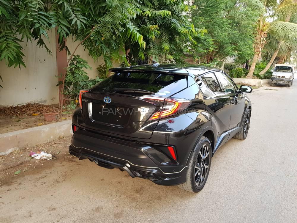 Toyota C-HR 2016 for Sale in Karachi Toyota C-HR 2016 for Sale in Karachi Image-8