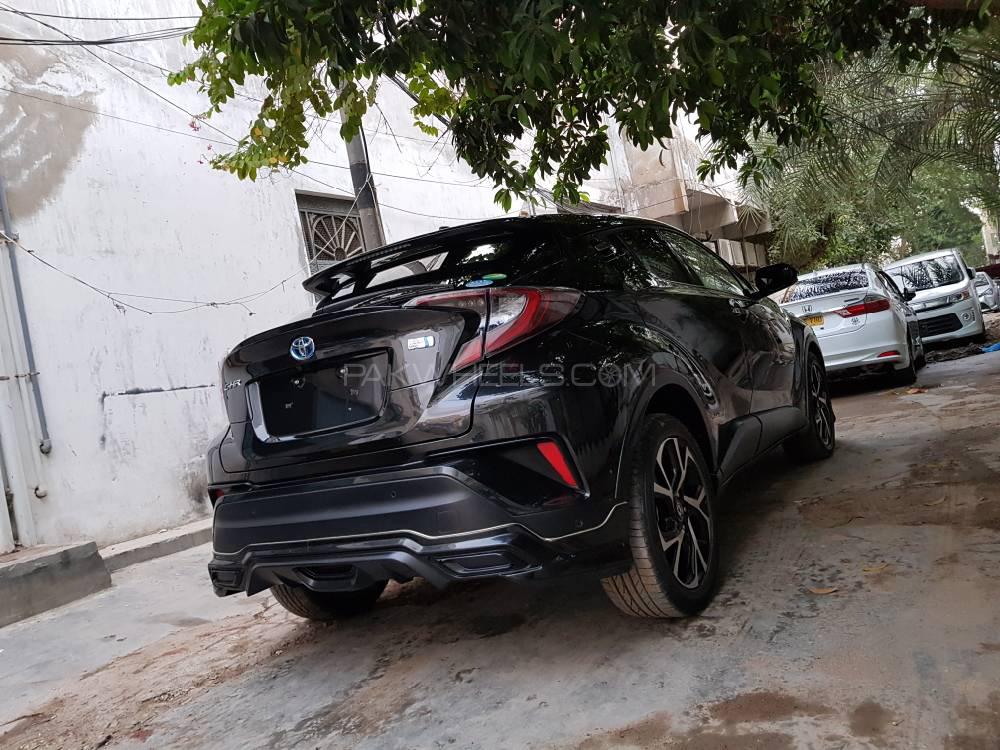 Toyota C-HR 2016 for Sale in Karachi Toyota C-HR 2016 for Sale in Karachi Image-16