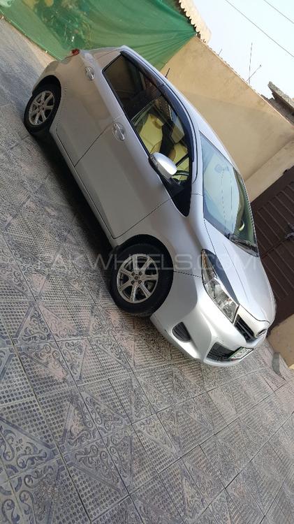 Toyota Vitz 2013 for Sale in Mardan Image-1