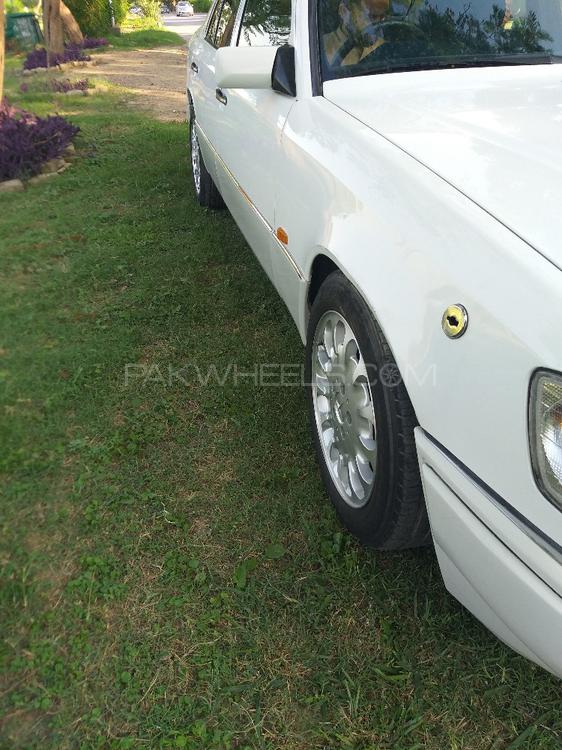Mercedes Benz E Class 1995 for Sale in Islamabad Image-1
