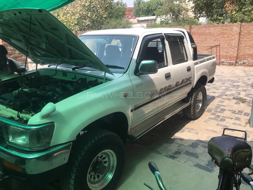 Toyota Hilux 1994 for Sale in Multan Image-1