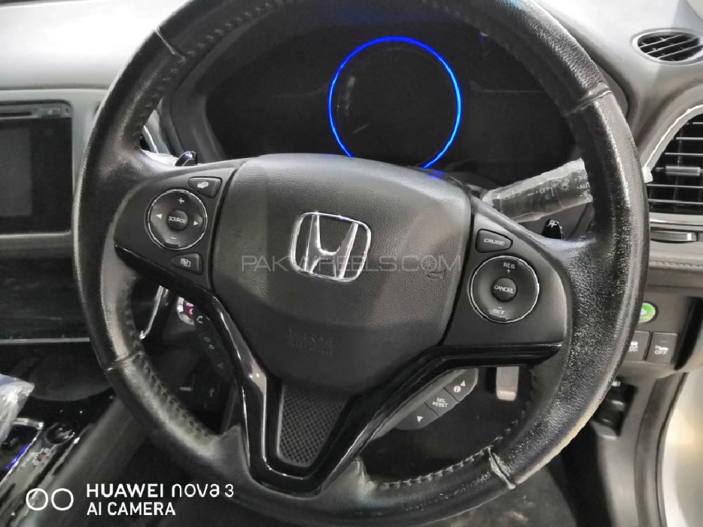 Honda Vezel 2014 for Sale in Peshawar Honda Vezel 2014 for Sale in Peshawar Image-11