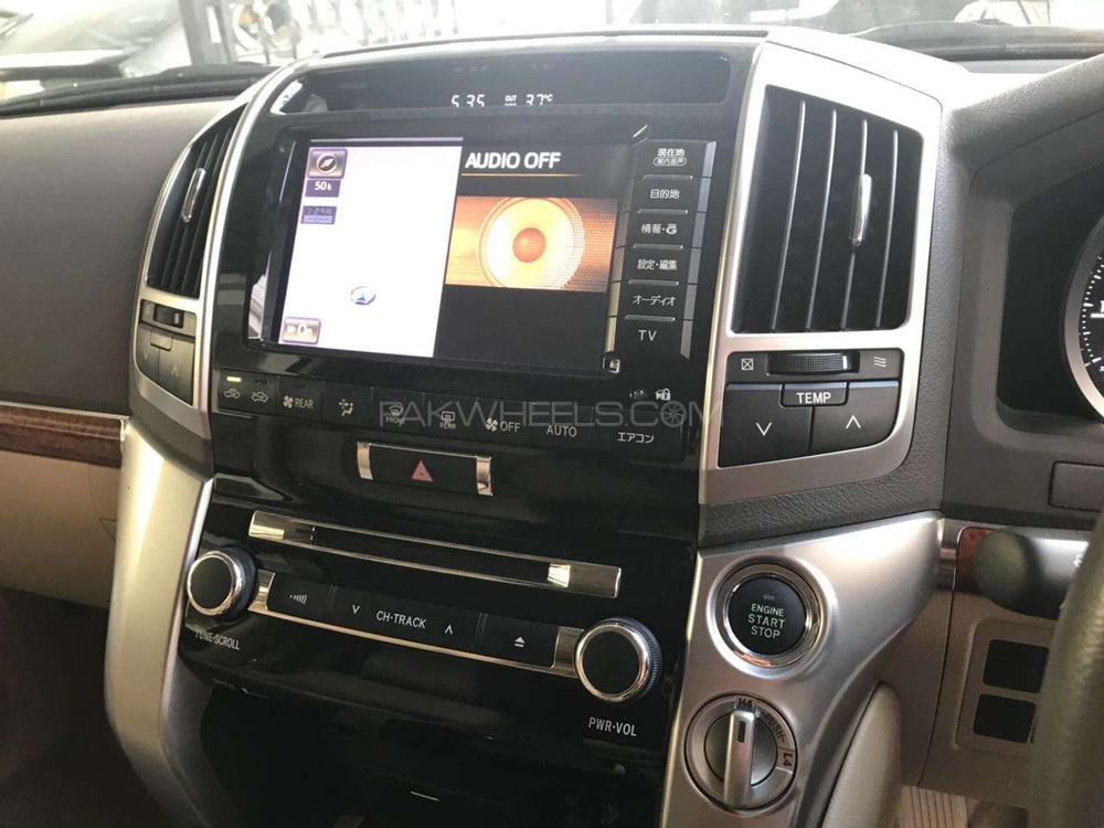 Toyota Land Cruiser 2012 for Sale in Karachi Toyota Land Cruiser 2012 for Sale in Karachi Image-8