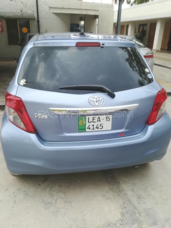 Toyota Vitz 2011 for Sale in Chiniot Image-1