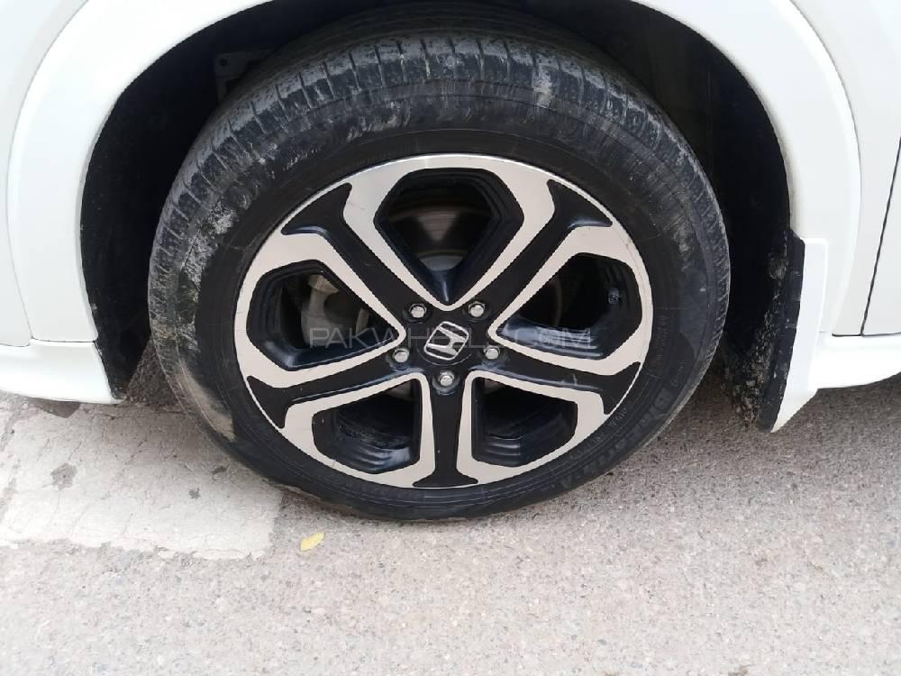 Honda Vezel 2015 for Sale in Karachi Honda Vezel 2015 for Sale in Karachi Image-6