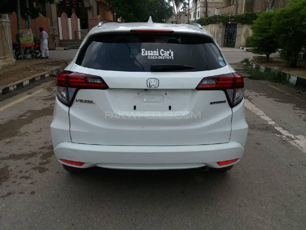 Honda Vezel 2015 for Sale in Karachi Honda Vezel 2015 for Sale in Karachi Image-3