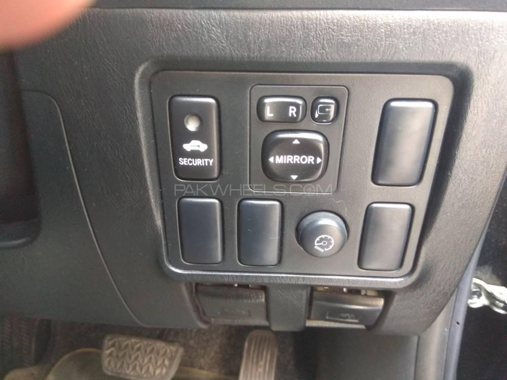 Toyota Hilux 2014 for Sale in Karachi Toyota Hilux 2014 for Sale in Karachi Image-8