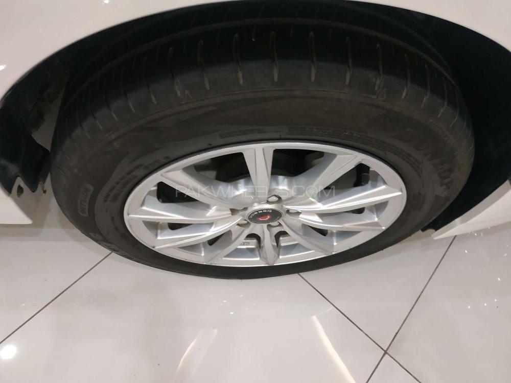 ٹویوٹا پریوس 2015 for Sale in پشاور ٹویوٹا پریوس 2015 for Sale in پشاور Image-8