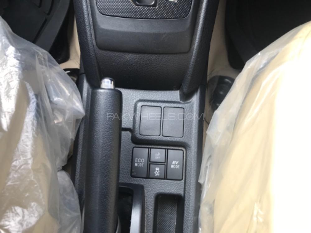 Toyota Corolla Axio 2015 for Sale in Gujrat Toyota Corolla Axio 2015 for Sale in Gujrat Image-10