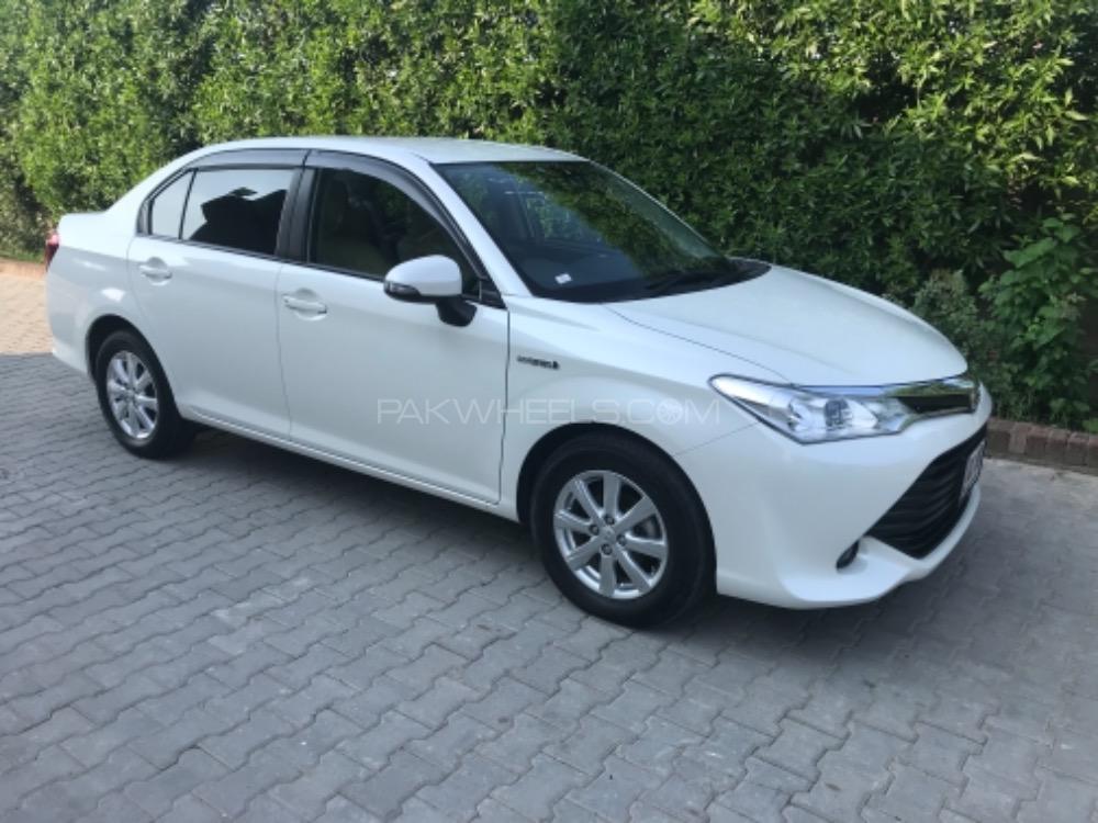 Toyota Corolla Axio 2015 for Sale in Gujrat Image-1