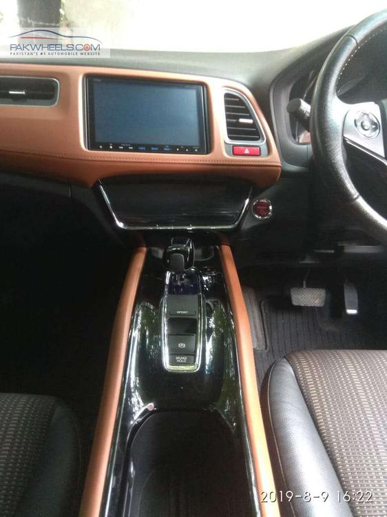 Honda Vezel 2014 for Sale in Lahore Honda Vezel 2014 for Sale in Lahore Image-8