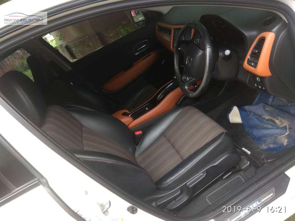 Honda Vezel 2014 for Sale in Lahore Honda Vezel 2014 for Sale in Lahore Image-9
