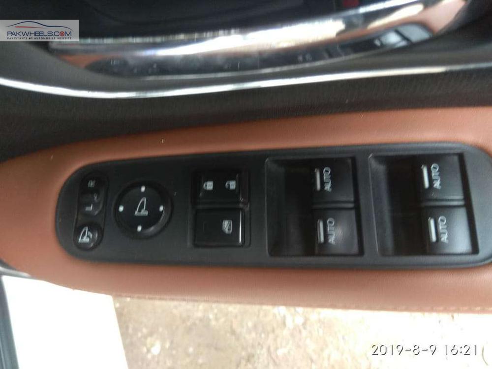 Honda Vezel 2014 for Sale in Lahore Honda Vezel 2014 for Sale in Lahore Image-11