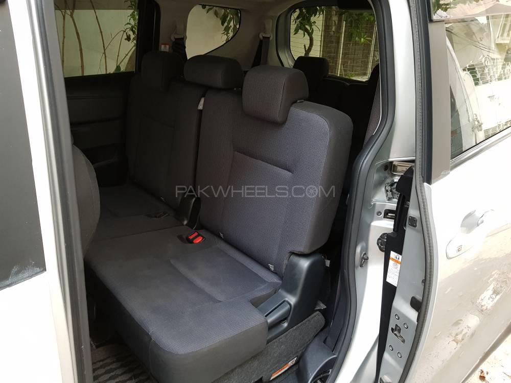 Toyota Sienta 2015 for Sale in Karachi Toyota Sienta 2015 for Sale in Karachi Image-18